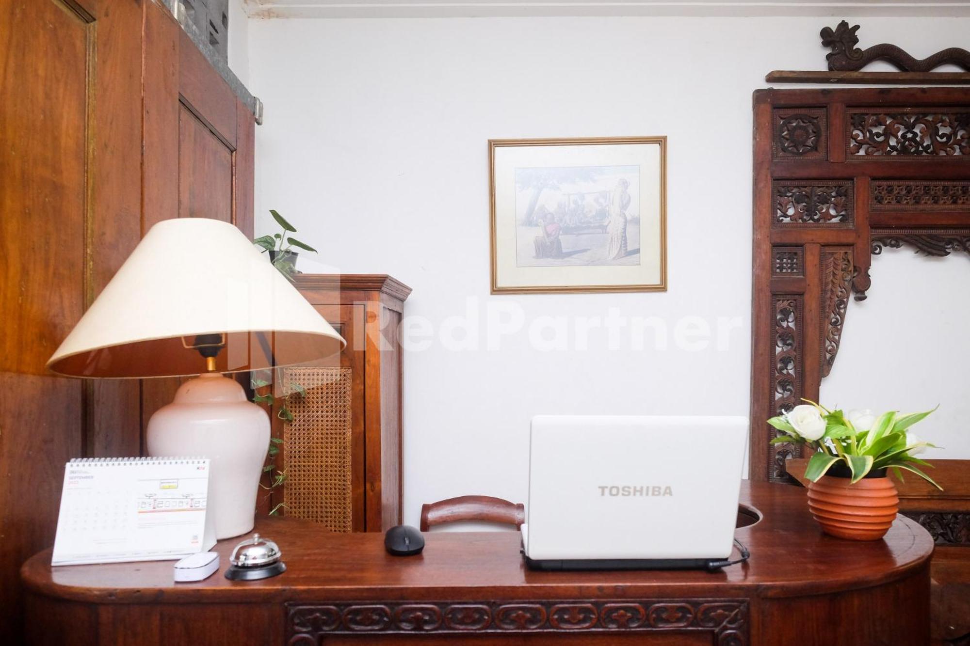 Отель Ndliman House Near Ugm Jogja Mitra Reddoorz Kejayan Экстерьер фото