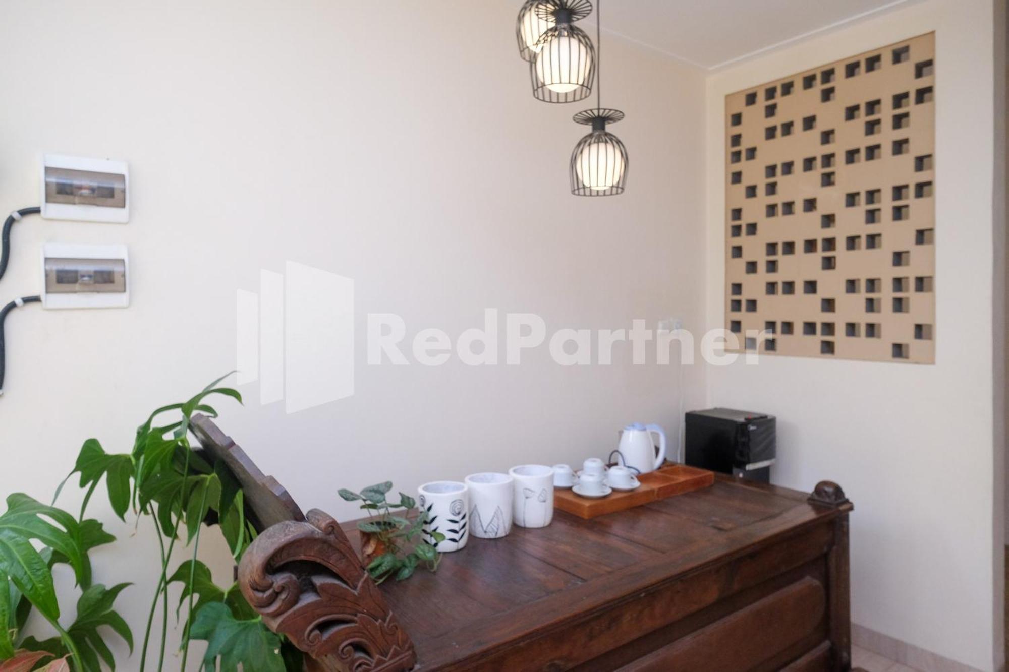 Отель Ndliman House Near Ugm Jogja Mitra Reddoorz Kejayan Экстерьер фото