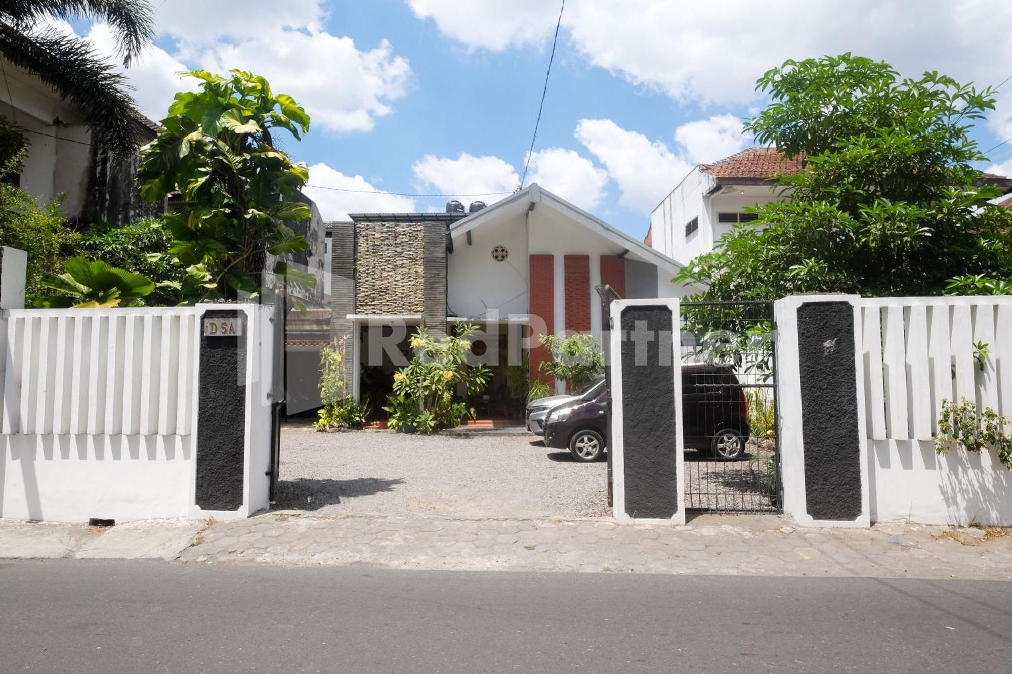 Отель Ndliman House Near Ugm Jogja Mitra Reddoorz Kejayan Экстерьер фото
