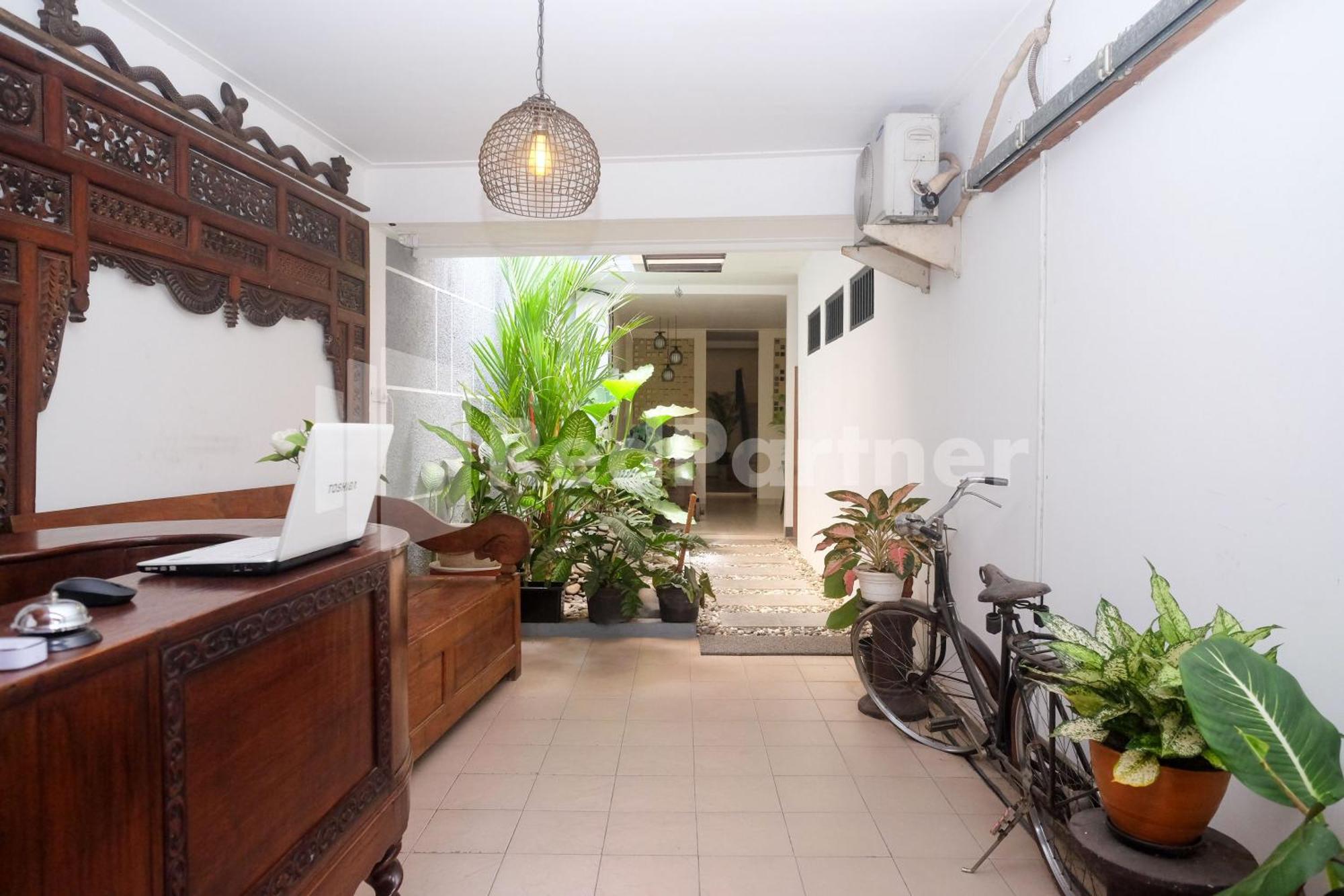 Отель Ndliman House Near Ugm Jogja Mitra Reddoorz Kejayan Экстерьер фото