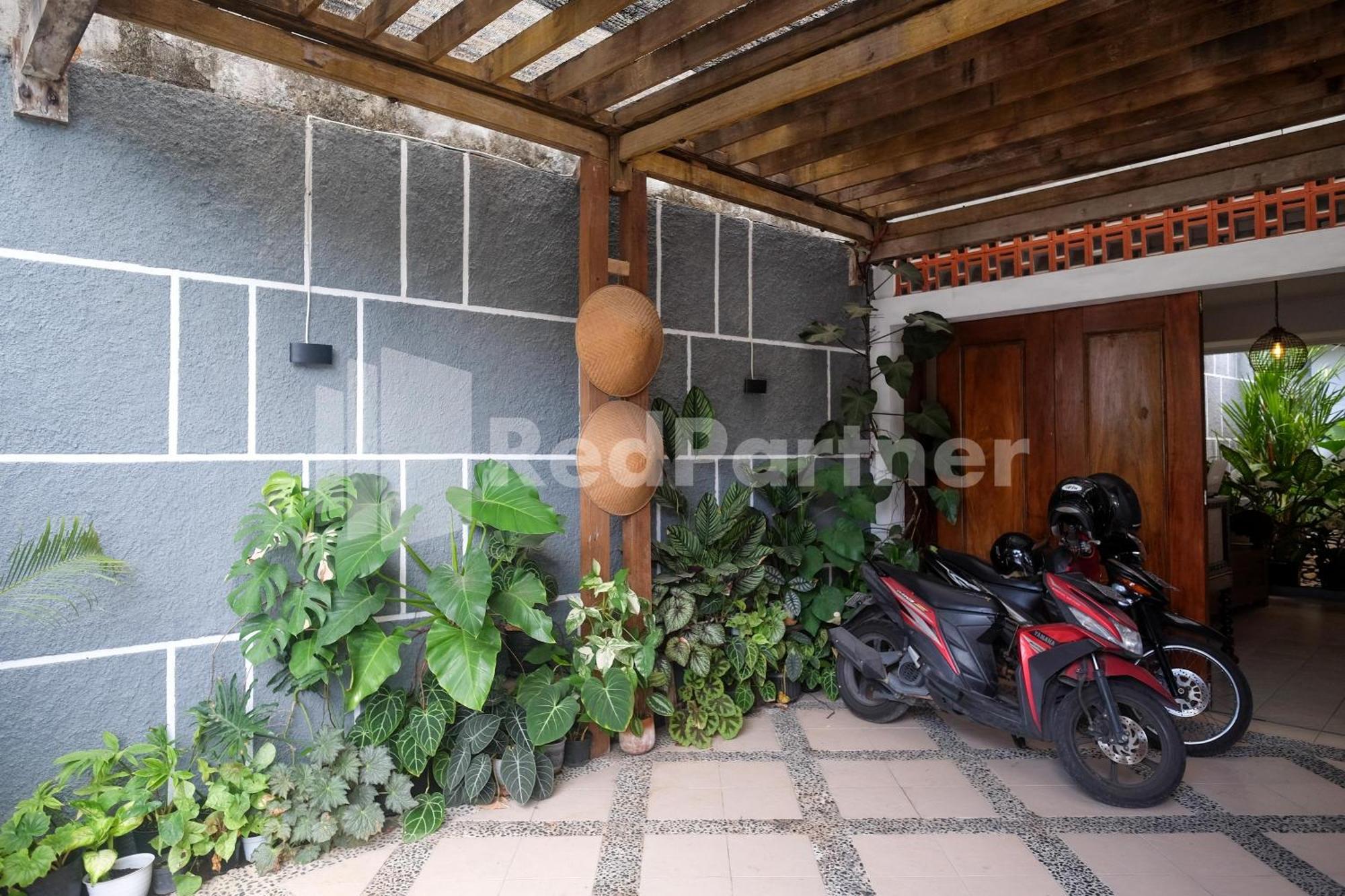 Отель Ndliman House Near Ugm Jogja Mitra Reddoorz Kejayan Экстерьер фото